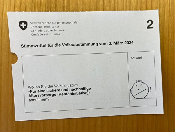 Ein Stimmzettel muss auf die Antworten Ja oder Nein lauten oder leer sein, sonst ist er ungültig.