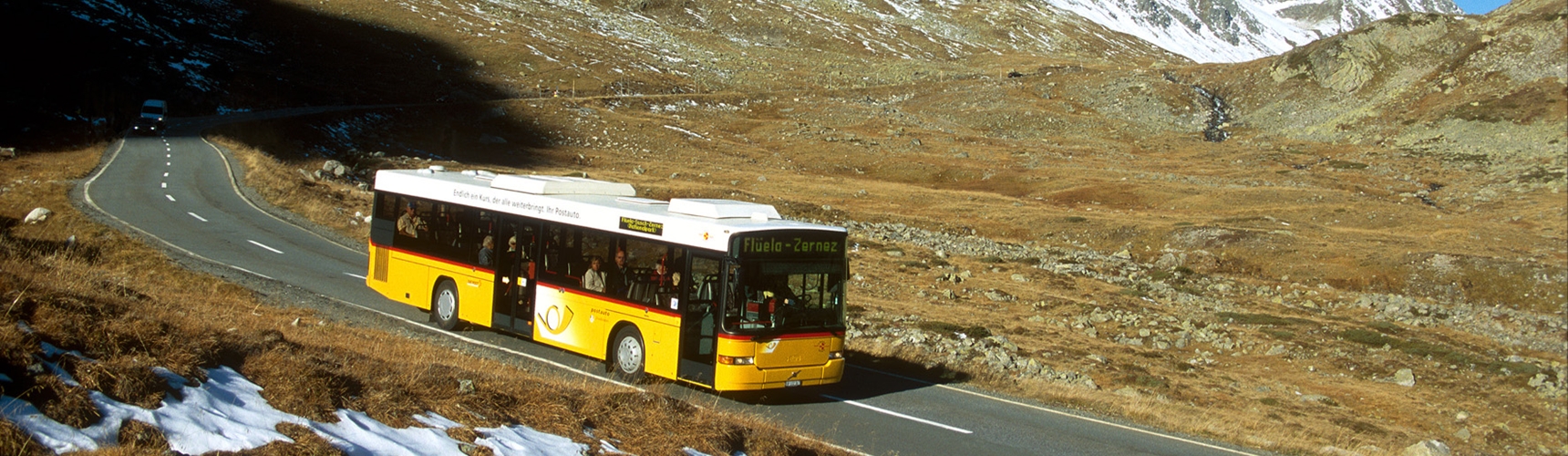 Postauto im Flüelapassgebiet