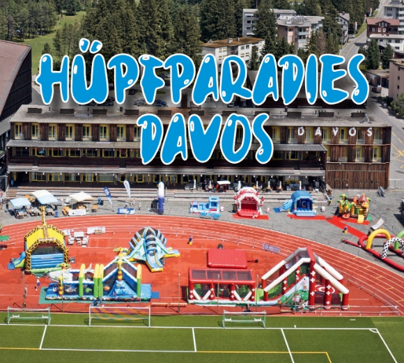 DDO-Erlebnis-Landschaft mit zahlreichen Hüpfburgen beim Sportzentrum