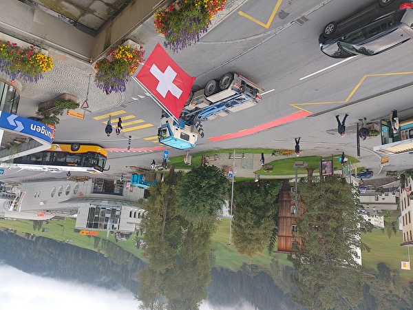 Ein stark frequentierter Verkehrsknoten in Davos ist der Postplatz.