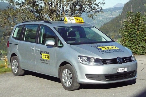 Taxifahrzeug der Gotschna Taxi GmbH