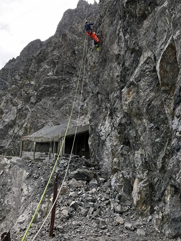 Felsräumung an der Felsnase oberhalb des Felsenweges, Davos Strela