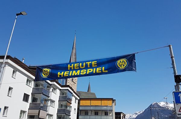Strassentransparent Heute Heimspiel beim Bahnhof Platz