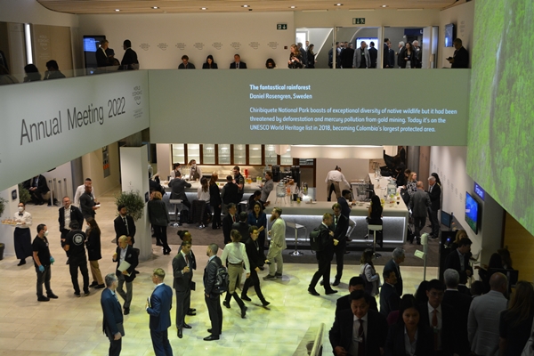 WEF-Jahrestreffen 2022, Blick ins Foyer