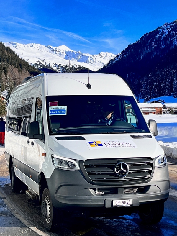 Kleinbus während dem WEF