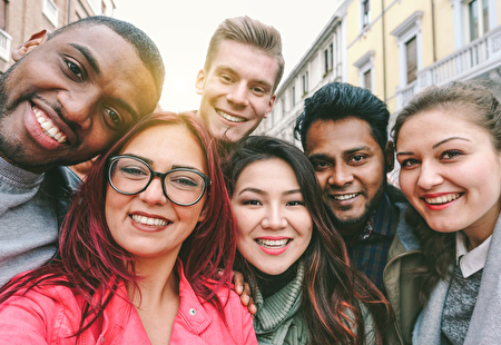 Information für Migrantinnen und Migranten