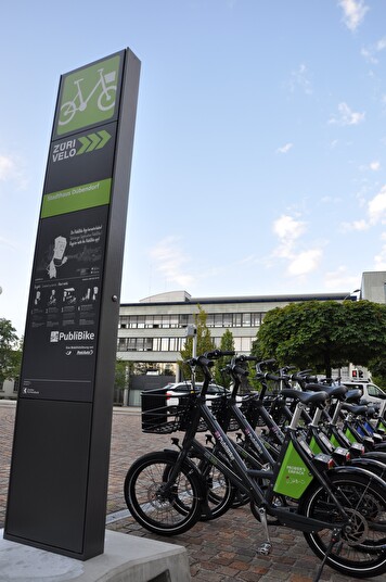 PubliBike-Station beim Stadthaus Dübendorf