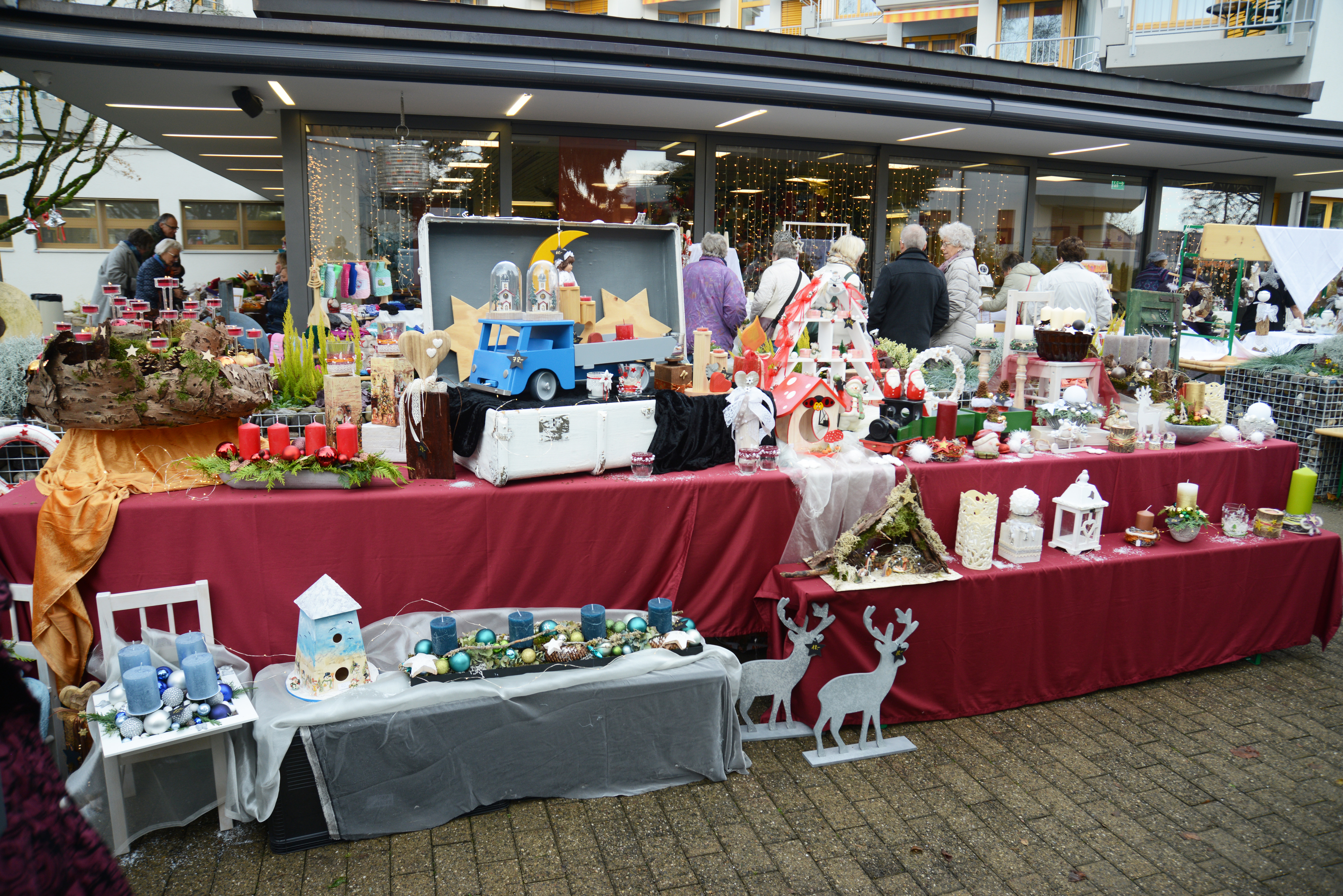 Stände am wunderschönen Adventsmarkt 2018