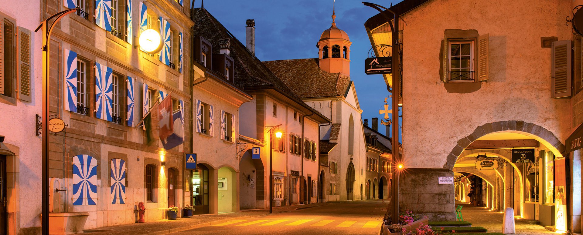 Photo de la Grand-Rue et des arcades