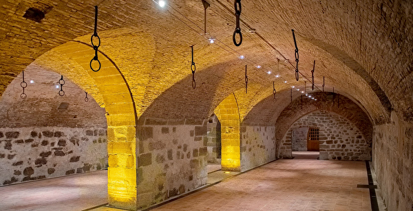 Photo de l'intérieur des caves du château