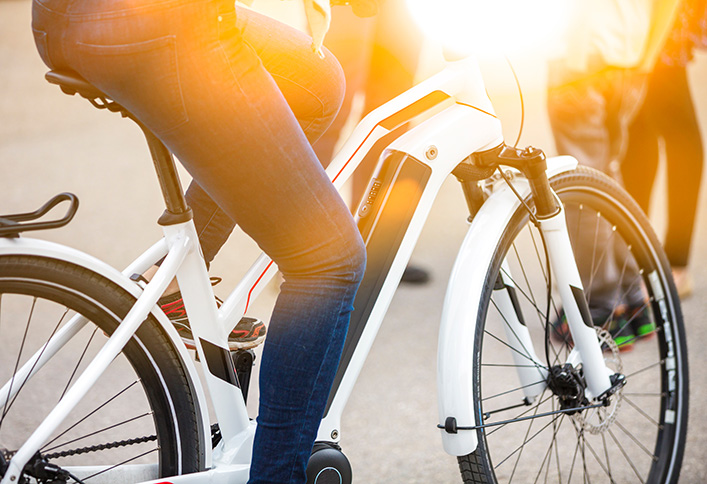 Photo d'un cycliste sur un vélo