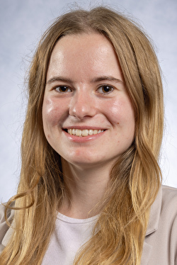 Akasha Feusi