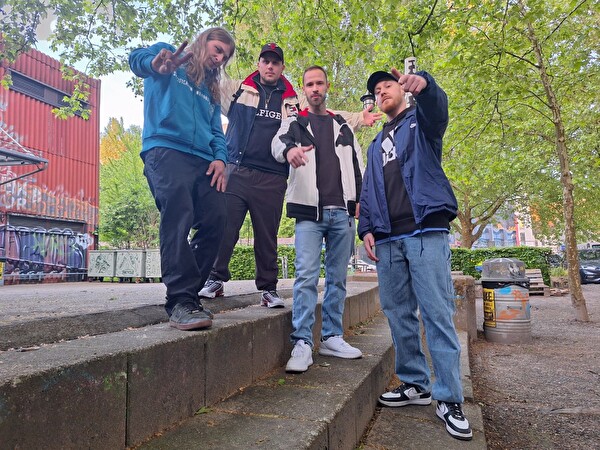 Stiis Crew