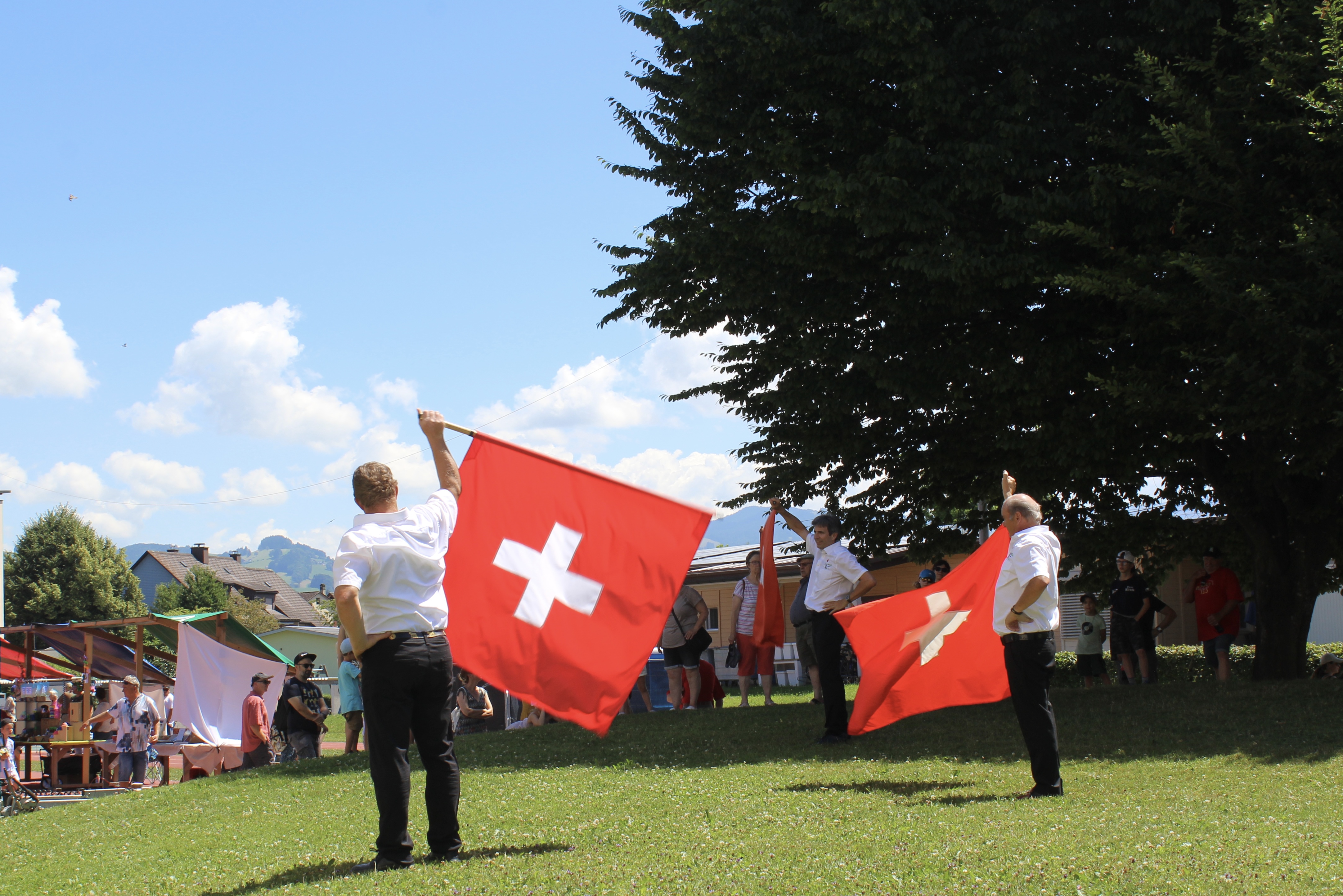 Gemeinde Eschenbach Jubiläum Fest Sonntag Fahnenschwinger.JPEG