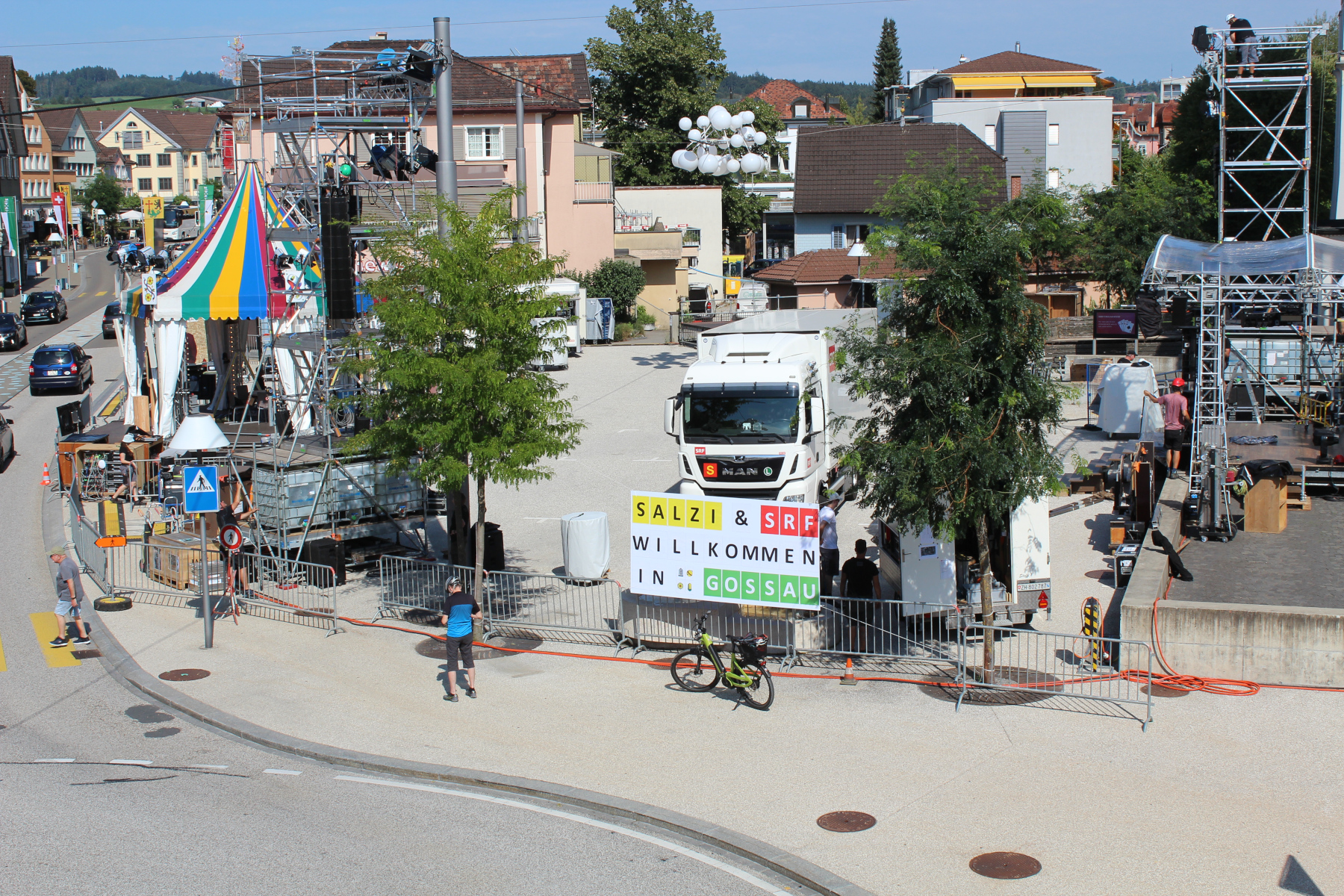 Aufbauarbeiten in Gossau