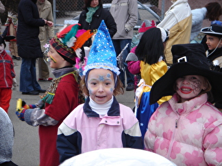 Zauberin an der Kinderfasnacht 2006