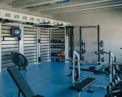 salle fitness et engins