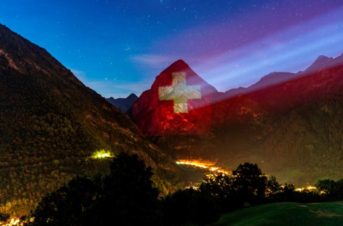 Il Sosto (Das Matterhorn des Bleniotals mit 1. Augustbeleuchtung