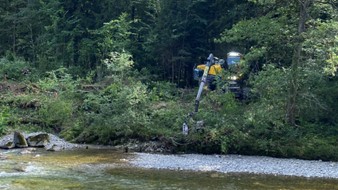 August 2023: Am Freiburger Ufer werden im Bereich der Flussaufweitung 
Rodungsarbeiten ausgeführt. 