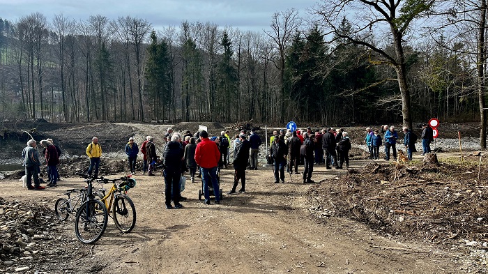 März 2024: Rund 800 Personen haben am 9. März 2024 an der Baustellenbesichtigung zur Flussaufweitung der Sense teilgenommen und sich an acht Informationsständen über das Projekte informieren lassen.