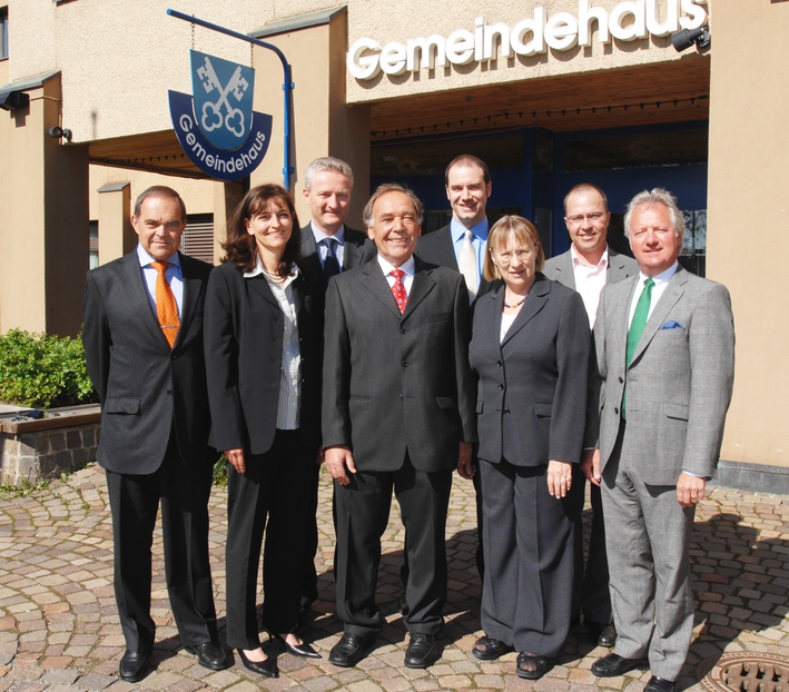 Hinten von links nach rechts: Fredy Zuberbühler, Thomas Kauflin, Matthias Rüegg
Vorne von links nach rechts: Gaston Guex, Brigitta Bohnenblust, Hermann Zangger, Ursula Rasch, Rolf R. Zimmermann