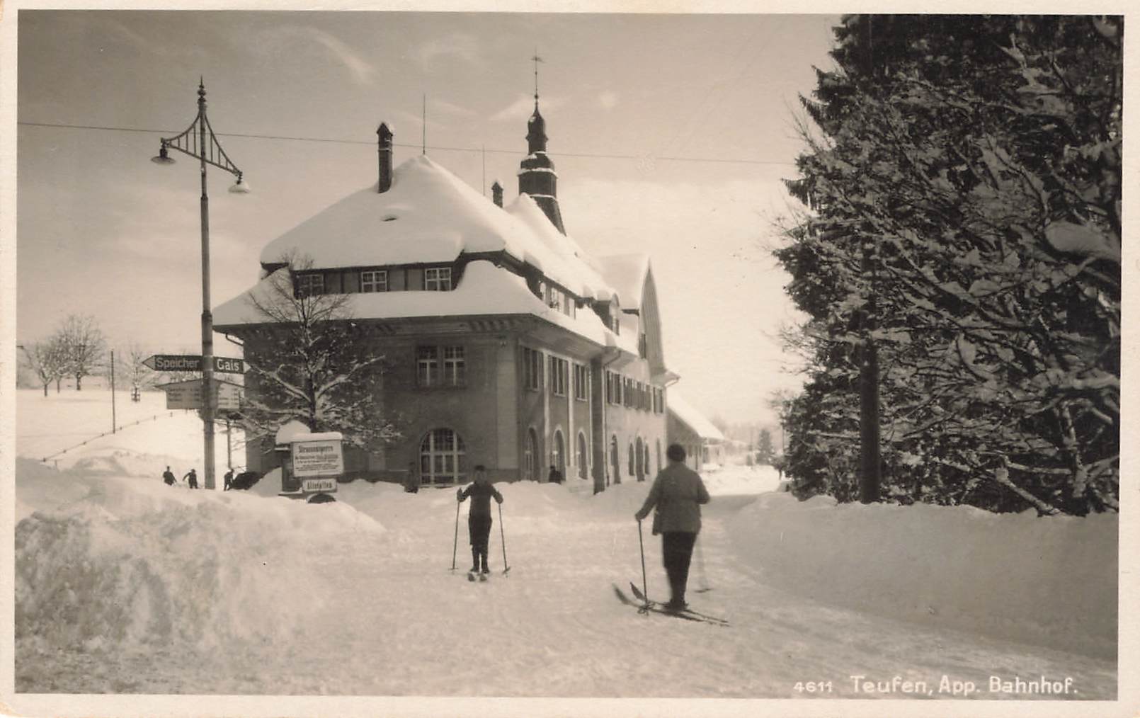 Bahnhofkreuzung, 1930 / 1931