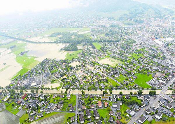Hochwasser wie hier am 2. Juni 2013 in Widnau ist ein wiederkehrendes Problem, das alle Rheintaler Gemeinden kennen.