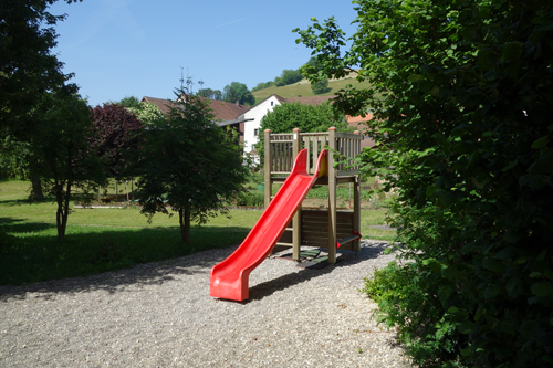 Spielplatz beim Schulhaus