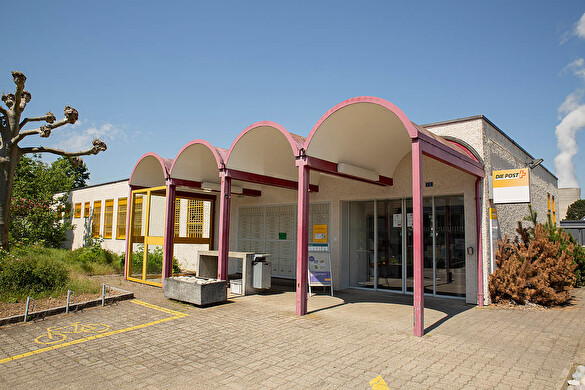 Postgebäude in Däniken