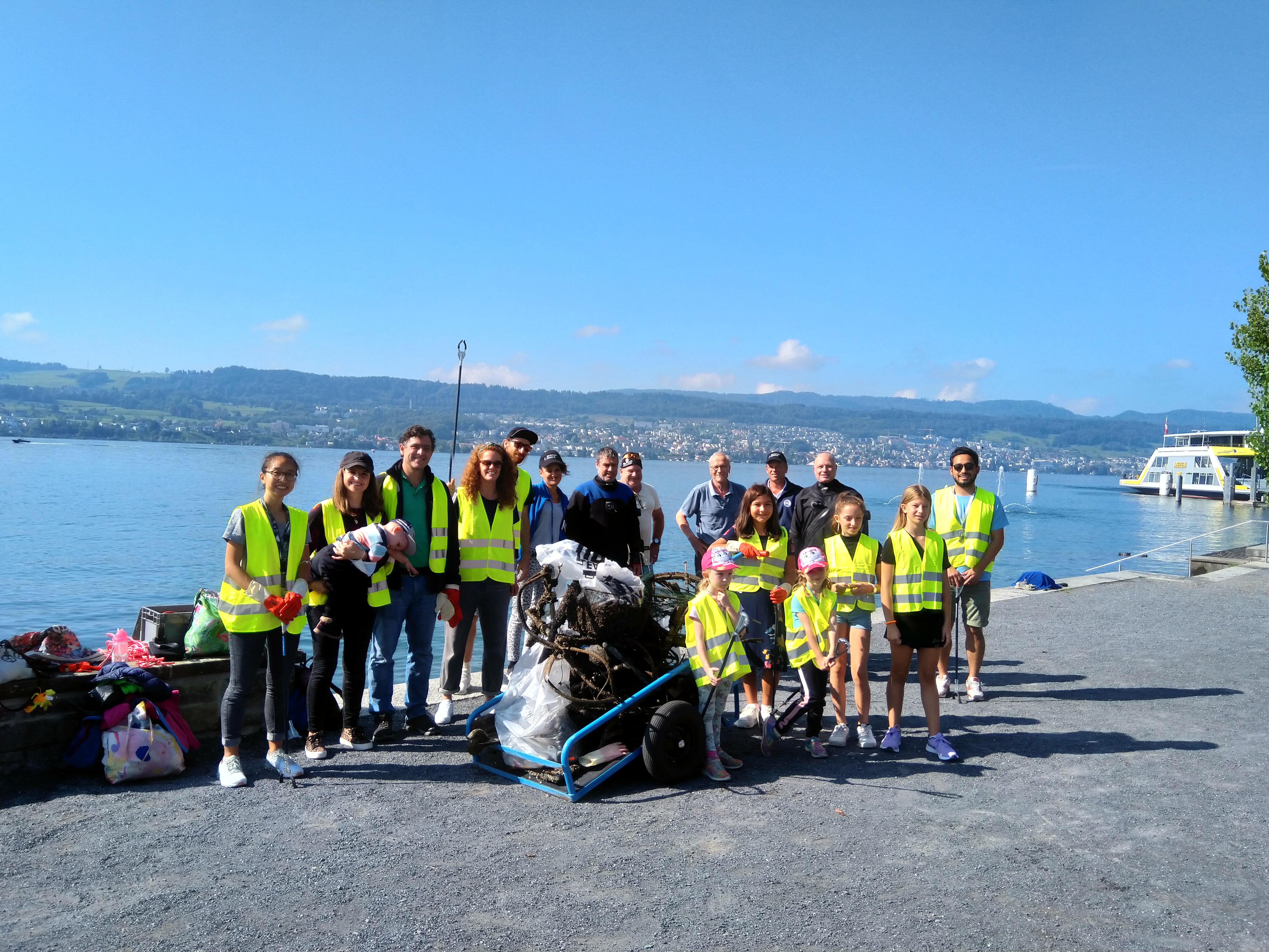 Tauchgruppe Meilen sammelt Abfall aus dem See