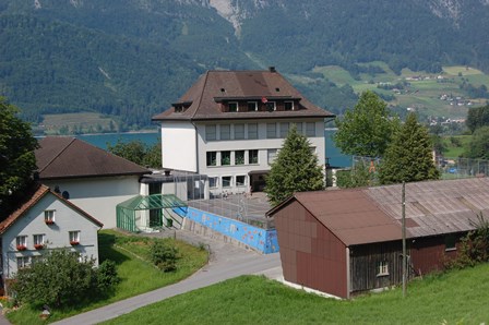 Schulhaus Mols