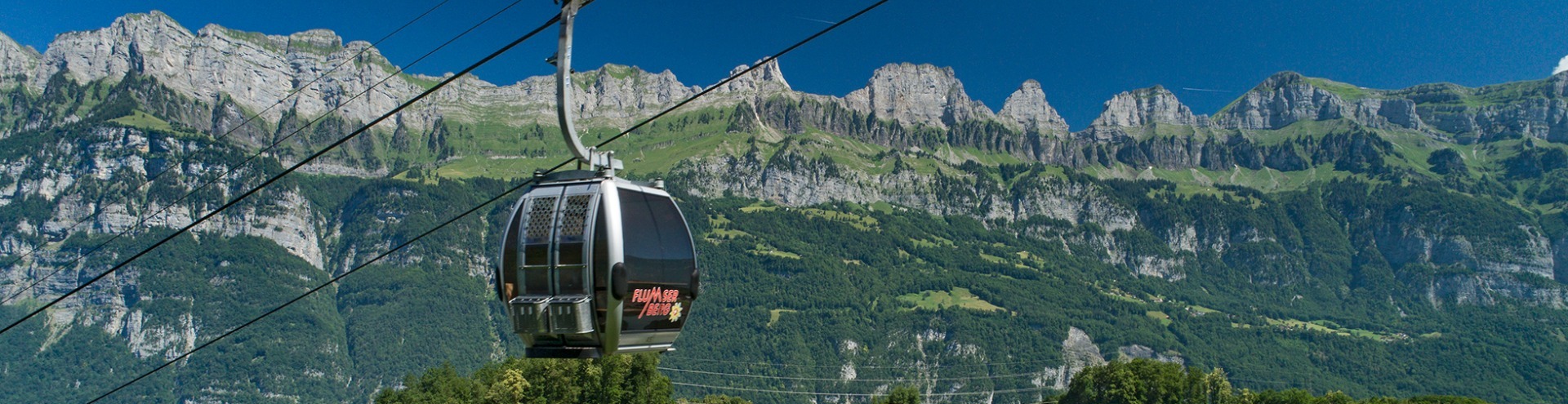 Gondel mit Churfirsten im Hintergrund