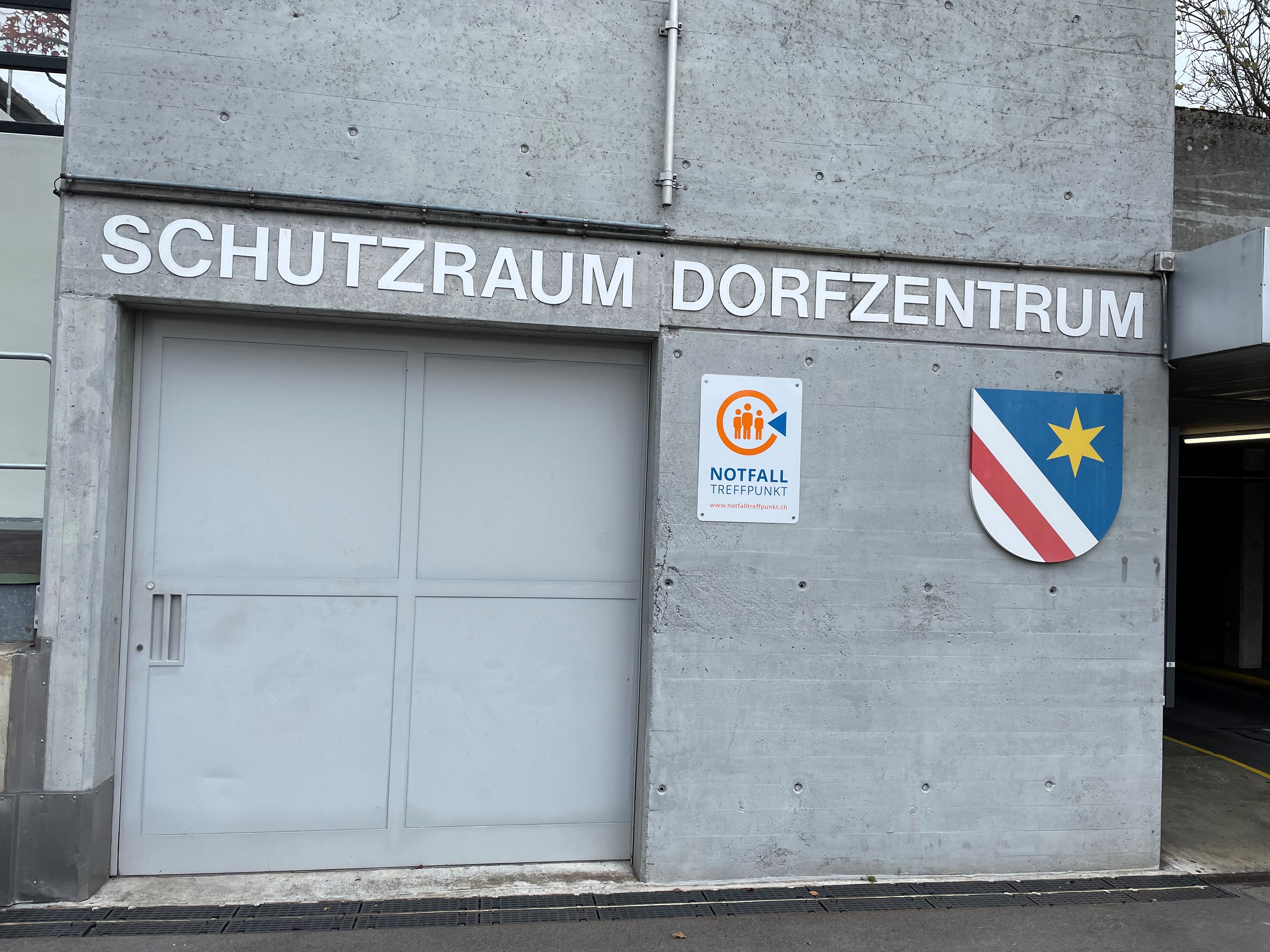 Notfalltreffpunkt beim Gemeindehaus