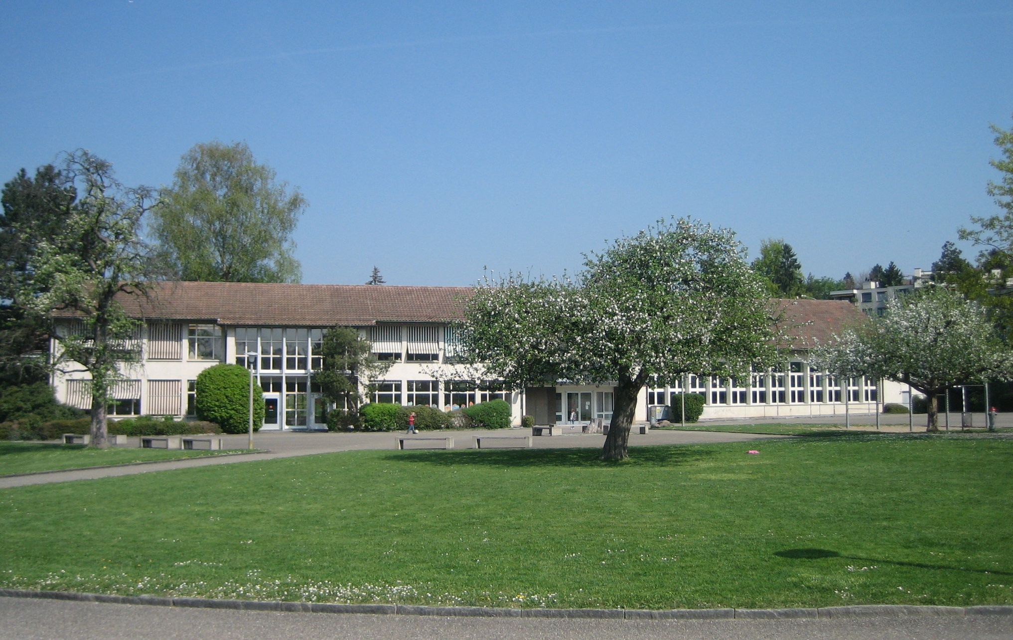 Schulhaus Oescher B