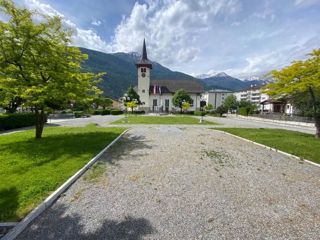 Kirchplatz Steg
