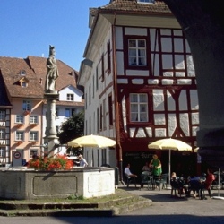Terreasse der Trinkstube zum Hartz mit Pankratius-Brunnen