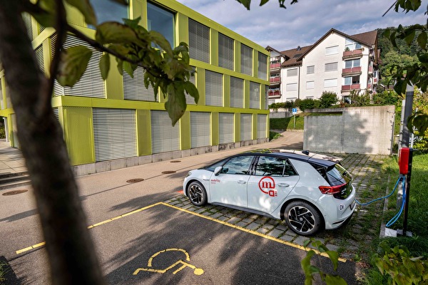 Der Mobility-Parkplatz beim Verwaltungsgebäude in Bronschhofen.
