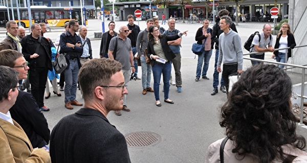 Bild: Begehung für den Projektwettbewerb durch interessierte Teams