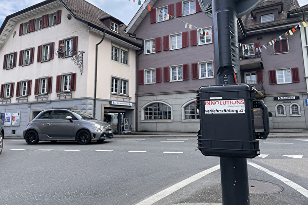 Im Auftrag der Gemeinde Schübelbach werden im Dorf Siebnen während sieben Tagen Verkehrsdaten erhoben.