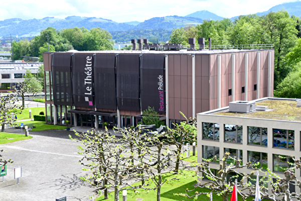 Le Théâtre