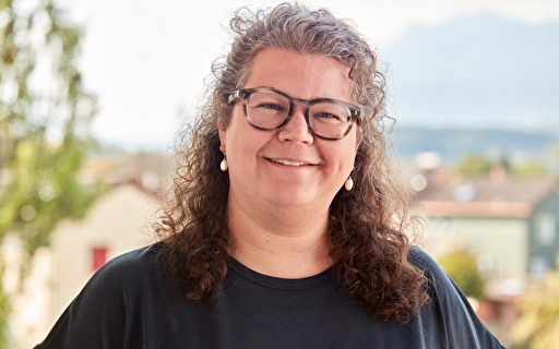 Ein Porträt einer Frau.