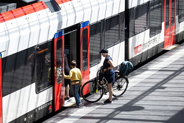 Zug und Velo