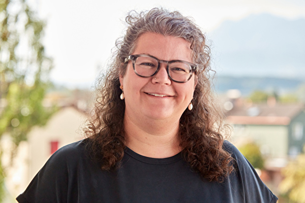 Ein Porträt einer Frau.