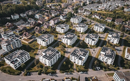 Luftaufnahme einer grossen Überbauung.