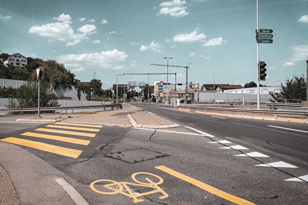 Rothenburgstrasse auf Höhe Autobahnanschluss A2.