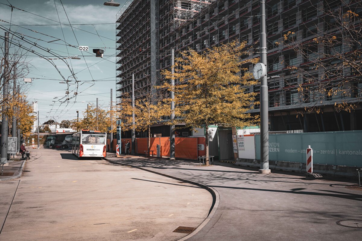 Emmen - Wegen kantonaler Verwaltung: Busperron erhält neues Gesicht