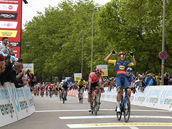 Tour de Suisse Zieleinfahrt 11. Juni 2024