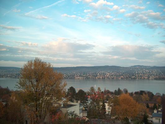 Blick seewärts von der Swiss Re aus.