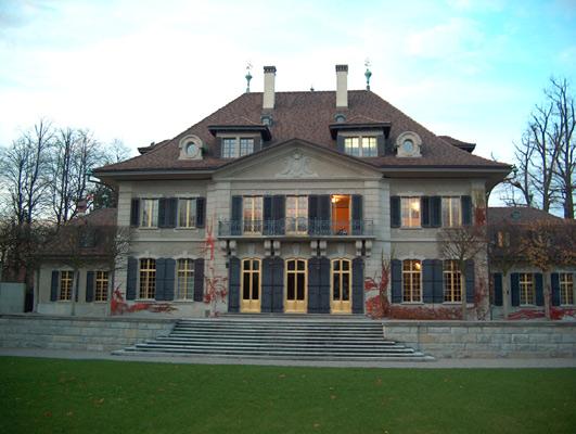 Die ehemalige Villa Bodmer auf dem Swiss Re-Areal.