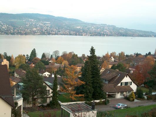 Blick seeaufwärts von der Swiss Re aus.